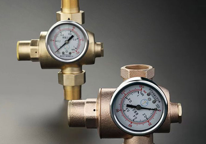  水龙头加工专用多轴器